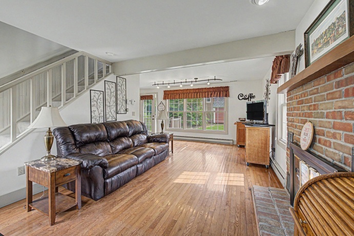 11 Settler, GALENA, Illinois 61036, 2 Bedrooms Bedrooms, ,1 BathroomBathrooms,Condominium,For Sale,Settler,202605159