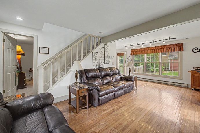 11 Settler, GALENA, Illinois 61036, 2 Bedrooms Bedrooms, ,1 BathroomBathrooms,Condominium,For Sale,Settler,202605159