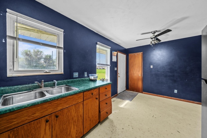 2402 Rockwell, ROCKFORD, Illinois 61102, 4 Bedrooms Bedrooms, ,1 BathroomBathrooms,House,For Sale,Rockwell,202605160
