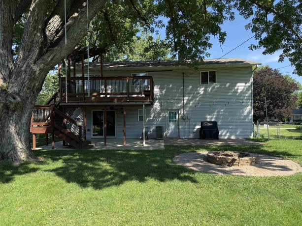 2015 Revere, FREEPORT, Illinois 61032, 3 Bedrooms Bedrooms, ,2 BathroomsBathrooms,House,For Sale,Revere,202603922