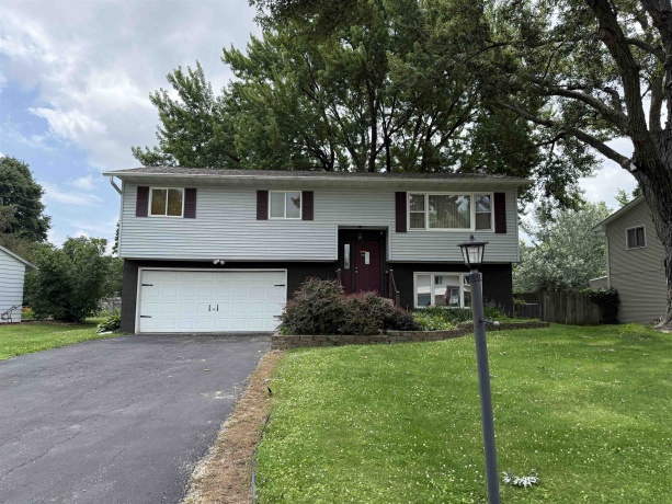 2015 Revere, FREEPORT, Illinois 61032, 3 Bedrooms Bedrooms, ,2 BathroomsBathrooms,House,For Sale,Revere,202603922
