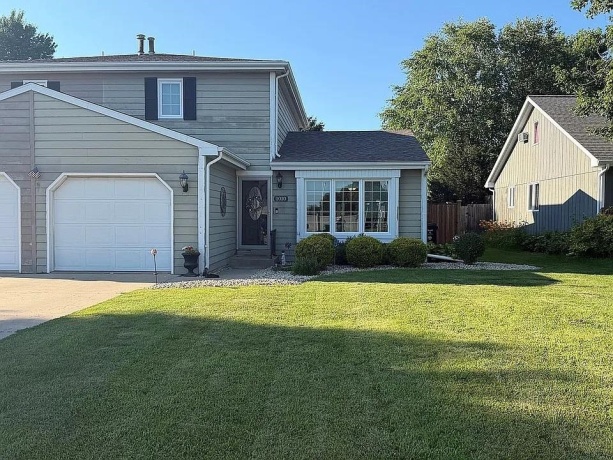1010 McKinley, OTTAWA, Illinois 61350, 2 Bedrooms Bedrooms, ,1 BathroomBathrooms,House,For Sale,McKinley,202605164