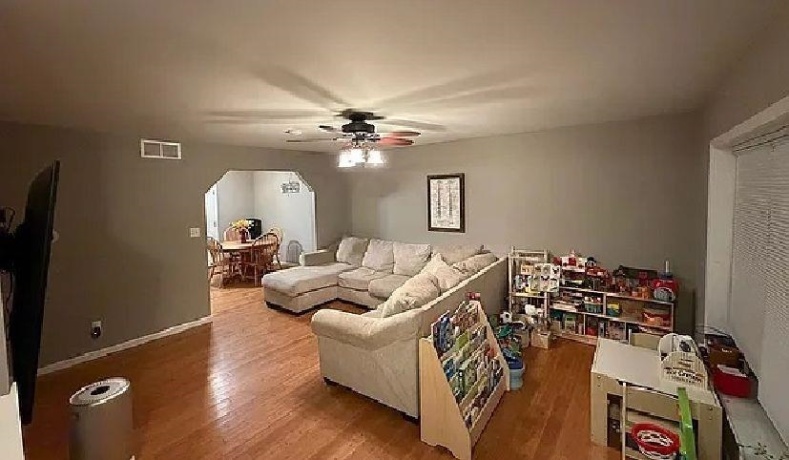 1010 McKinley, OTTAWA, Illinois 61350, 2 Bedrooms Bedrooms, ,1 BathroomBathrooms,House,For Sale,McKinley,202605164