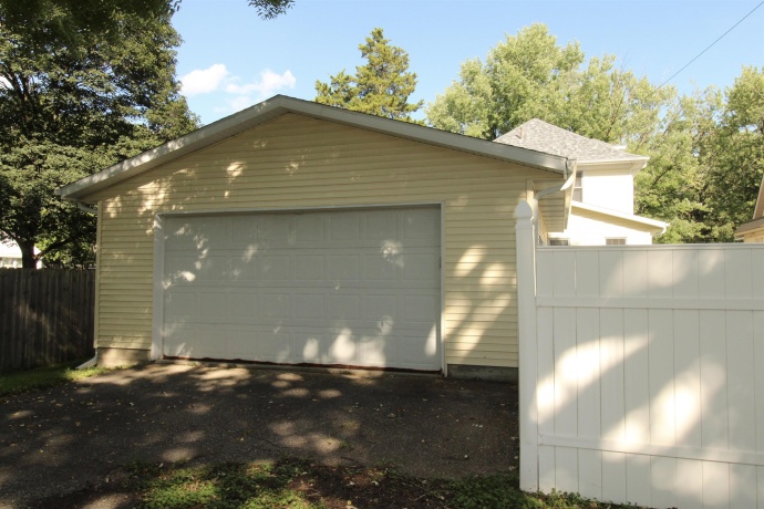 826 Roscoe, SOUTH BELOIT, Illinois 61080, 4 Bedrooms Bedrooms, ,2 BathroomsBathrooms,House,For Sale,Roscoe,202605166