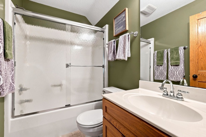 6A72 Shenandoah, APPLE RIVER, Illinois 61001, 4 Bedrooms Bedrooms, ,3 BathroomsBathrooms,House,For Sale,Shenandoah,202605171