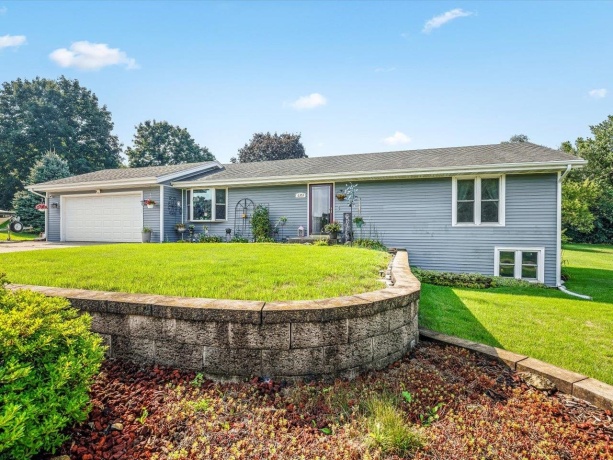 6353 Abernathy, ROSCOE, Illinois 61073, 3 Bedrooms Bedrooms, ,3 BathroomsBathrooms,House,For Sale,Abernathy,202605181