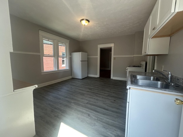 1421 Charles, ROCKFORD, Illinois 61104, ,2 Units,For Sale,Charles,202605182