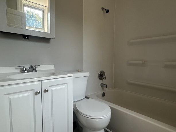 1421 Charles, ROCKFORD, Illinois 61104, ,2 Units,For Sale,Charles,202605182