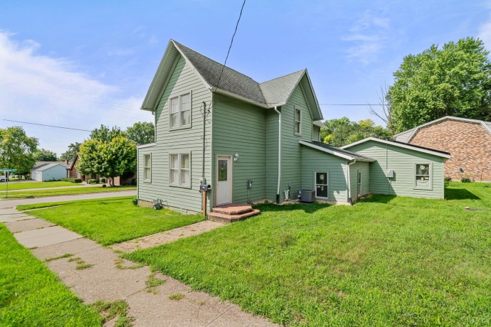 904 Prospect, ROCKFORD, Illinois 61107, 3 Bedrooms Bedrooms, ,1 BathroomBathrooms,House,For Sale,Prospect,202605190