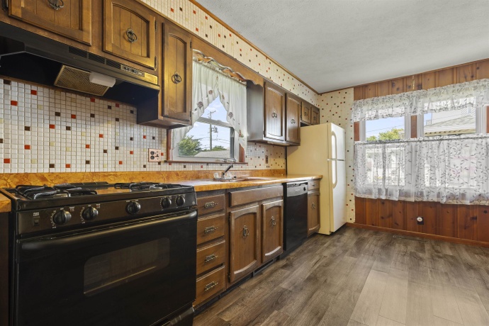 838 1st St, ROCKFORD, Illinois 61107, 3 Bedrooms Bedrooms, ,3 BathroomsBathrooms,House,For Sale,1st St,202605192
