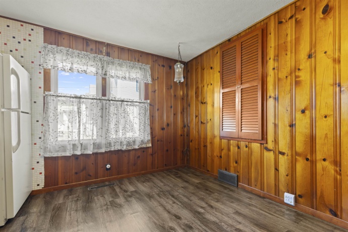 838 1st St, ROCKFORD, Illinois 61107, 3 Bedrooms Bedrooms, ,3 BathroomsBathrooms,House,For Sale,1st St,202605192