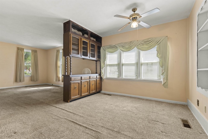 838 1st St, ROCKFORD, Illinois 61107, 3 Bedrooms Bedrooms, ,3 BathroomsBathrooms,House,For Sale,1st St,202605192