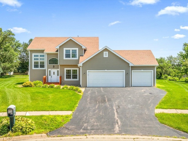 510 Zierke, WINNEBAGO, Illinois 61088, 3 Bedrooms Bedrooms, ,2 BathroomsBathrooms,House,For Sale,Zierke,202605193