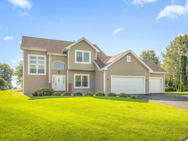 510 Zierke, WINNEBAGO, Illinois 61088, 3 Bedrooms Bedrooms, ,2 BathroomsBathrooms,House,For Sale,Zierke,202605193