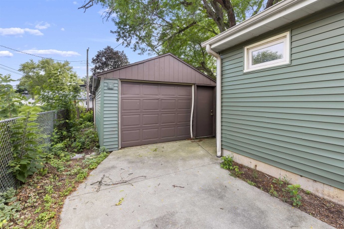 6319 Park Ridge, LOVES PARK, Illinois 61111, 3 Bedrooms Bedrooms, ,1 BathroomBathrooms,House,For Sale,Park Ridge,202605196