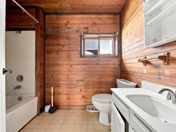 219 Ave E, ROCK FALLS, Illinois 61071, 3 Bedrooms Bedrooms, ,1 BathroomBathrooms,House,For Sale,Ave E,202605206