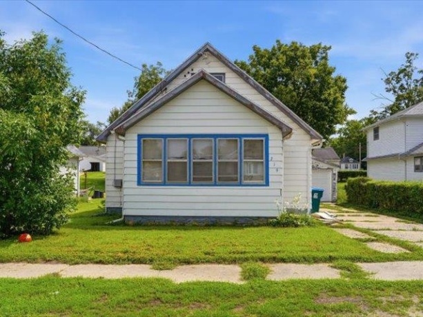 219 Ave E, ROCK FALLS, Illinois 61071, 3 Bedrooms Bedrooms, ,1 BathroomBathrooms,House,For Sale,Ave E,202605206