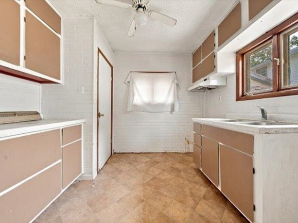 219 Ave E, ROCK FALLS, Illinois 61071, 3 Bedrooms Bedrooms, ,1 BathroomBathrooms,House,For Sale,Ave E,202605206