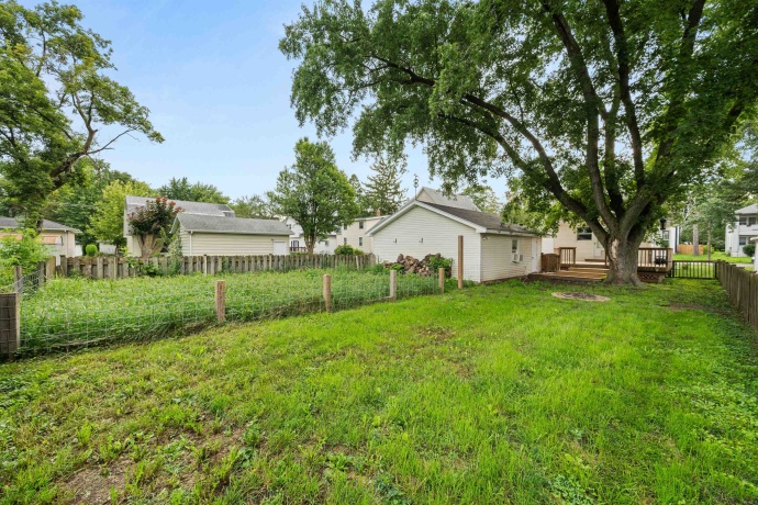 725 11th, DEKALB, Illinois 60115, 3 Bedrooms Bedrooms, ,1 BathroomBathrooms,House,For Sale,11th,202605208