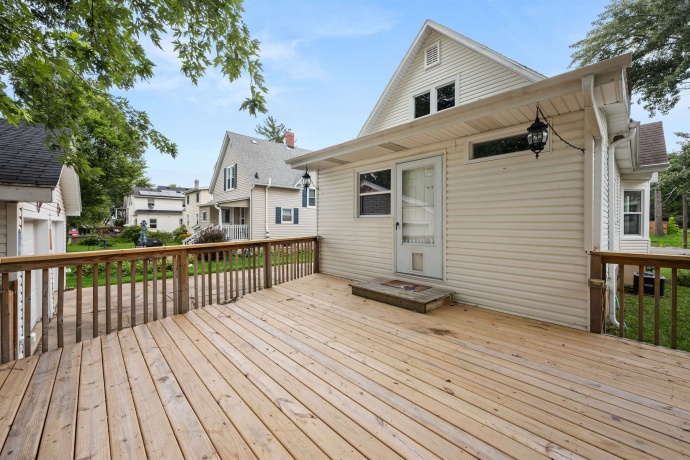 725 11th, DEKALB, Illinois 60115, 3 Bedrooms Bedrooms, ,1 BathroomBathrooms,House,For Sale,11th,202605208