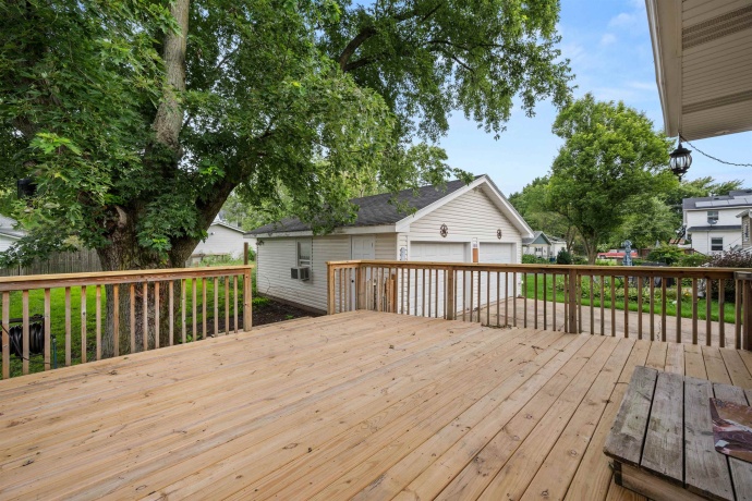 725 11th, DEKALB, Illinois 60115, 3 Bedrooms Bedrooms, ,1 BathroomBathrooms,House,For Sale,11th,202605208