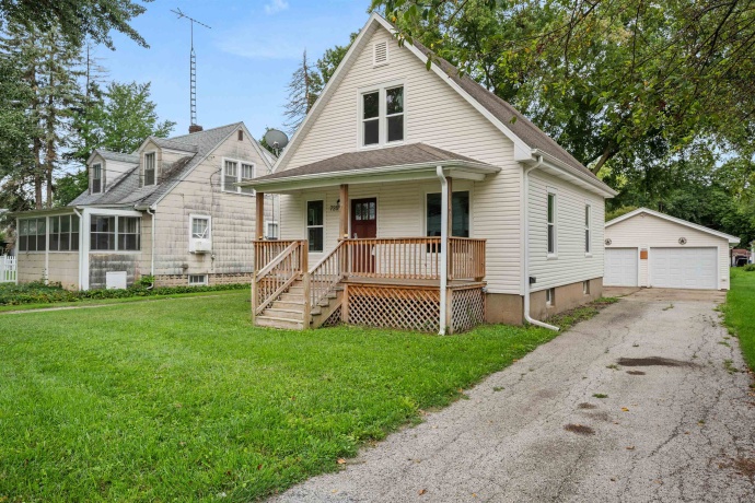 725 11th, DEKALB, Illinois 60115, 3 Bedrooms Bedrooms, ,1 BathroomBathrooms,House,For Sale,11th,202605208