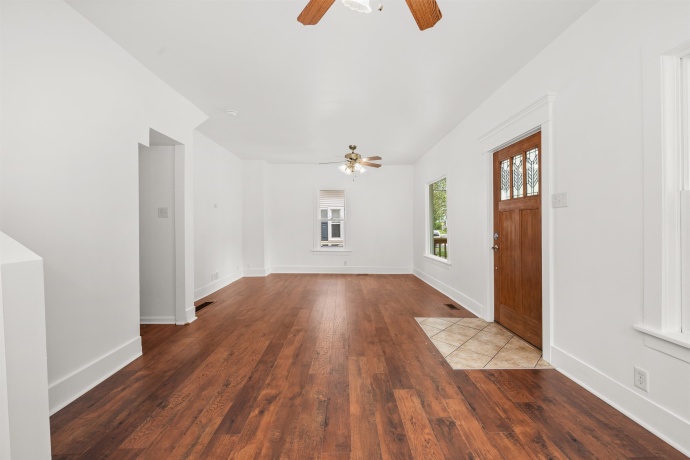 725 11th, DEKALB, Illinois 60115, 3 Bedrooms Bedrooms, ,1 BathroomBathrooms,House,For Sale,11th,202605208
