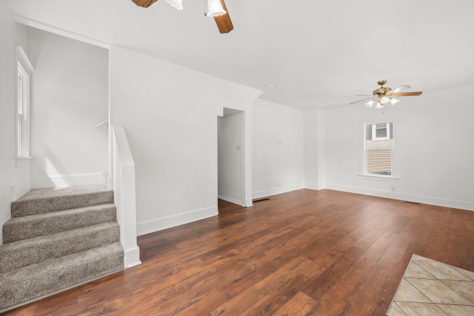 725 11th, DEKALB, Illinois 60115, 3 Bedrooms Bedrooms, ,1 BathroomBathrooms,House,For Sale,11th,202605208