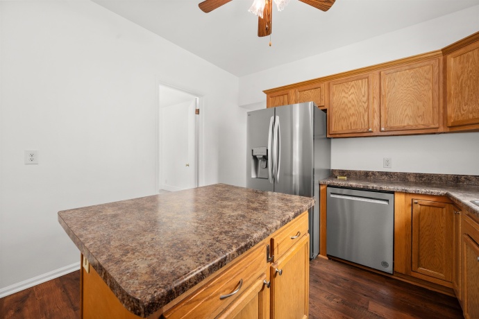 725 11th, DEKALB, Illinois 60115, 3 Bedrooms Bedrooms, ,1 BathroomBathrooms,House,For Sale,11th,202605208