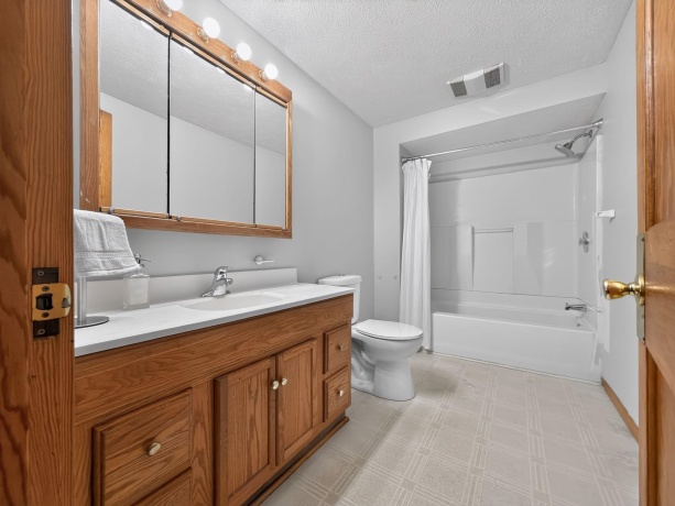 1022 13th, ROCKFORD, Illinois 61104, 3 Bedrooms Bedrooms, ,1 BathroomBathrooms,House,For Sale,13th,202605209