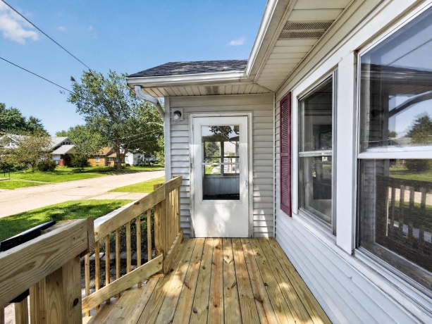 1022 13th, ROCKFORD, Illinois 61104, 3 Bedrooms Bedrooms, ,1 BathroomBathrooms,House,For Sale,13th,202605209