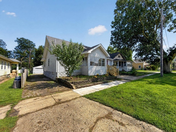 1022 13th, ROCKFORD, Illinois 61104, 3 Bedrooms Bedrooms, ,1 BathroomBathrooms,House,For Sale,13th,202605209