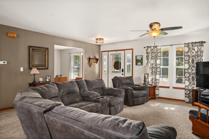 103 Evergreen, KIRKLAND, Illinois 60146, 5 Bedrooms Bedrooms, ,3 BathroomsBathrooms,House,For Sale,Evergreen,202605210