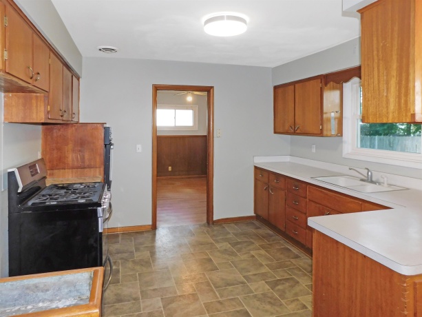 519 Ravine, SOUTH BELOIT, Illinois 61080, 2 Bedrooms Bedrooms, ,1 BathroomBathrooms,House,For Sale,Ravine,202605212