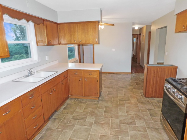 519 Ravine, SOUTH BELOIT, Illinois 61080, 2 Bedrooms Bedrooms, ,1 BathroomBathrooms,House,For Sale,Ravine,202605212
