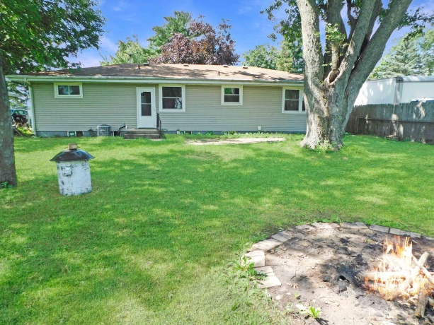 519 Ravine, SOUTH BELOIT, Illinois 61080, 2 Bedrooms Bedrooms, ,1 BathroomBathrooms,House,For Sale,Ravine,202605212