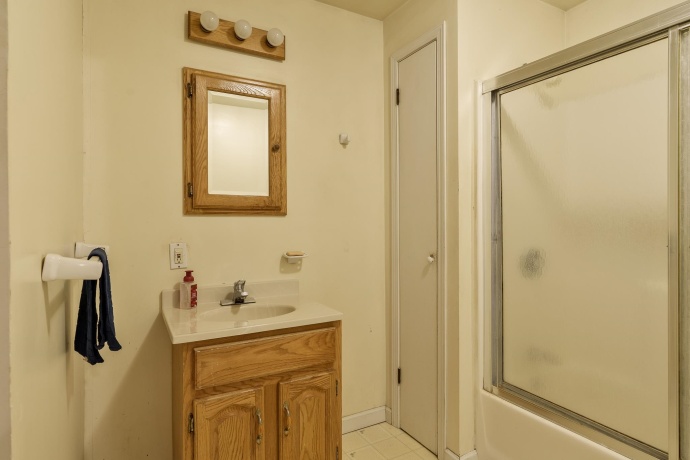 704 irving, ROCKFORD, Illinois 61101, 3 Bedrooms Bedrooms, ,1 BathroomBathrooms,House,For Sale,irving,202605232