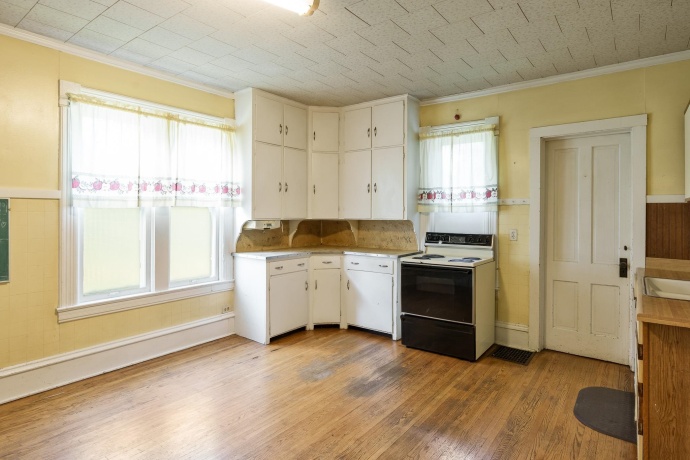 704 irving, ROCKFORD, Illinois 61101, 3 Bedrooms Bedrooms, ,1 BathroomBathrooms,House,For Sale,irving,202605232