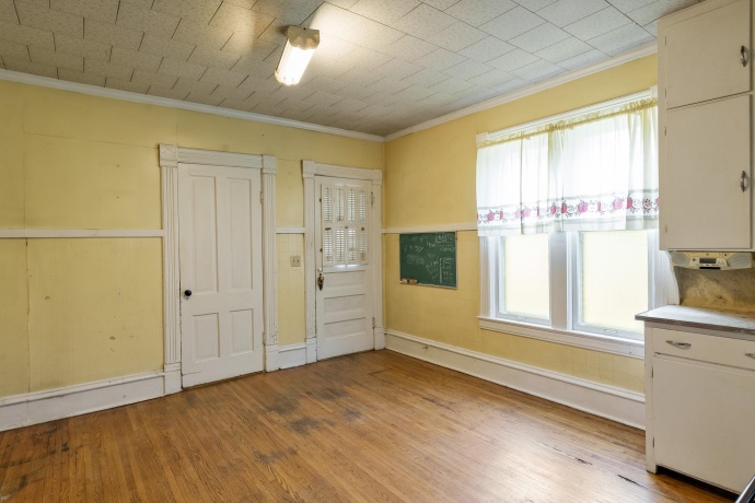 704 irving, ROCKFORD, Illinois 61101, 3 Bedrooms Bedrooms, ,1 BathroomBathrooms,House,For Sale,irving,202605232