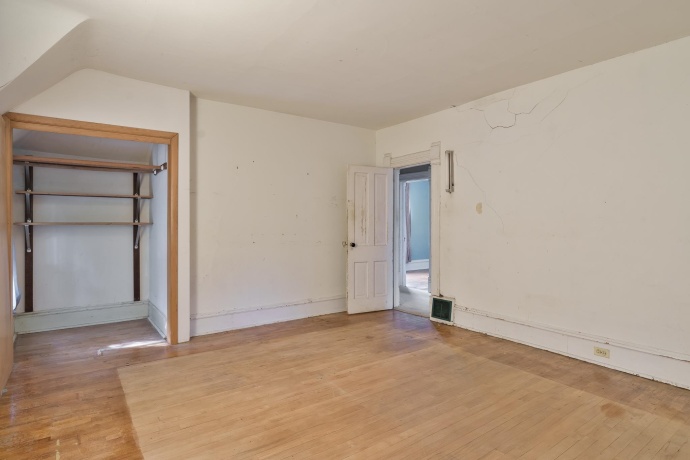 704 irving, ROCKFORD, Illinois 61101, 3 Bedrooms Bedrooms, ,1 BathroomBathrooms,House,For Sale,irving,202605232