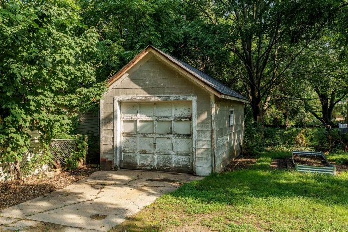 704 irving, ROCKFORD, Illinois 61101, 3 Bedrooms Bedrooms, ,1 BathroomBathrooms,House,For Sale,irving,202605232