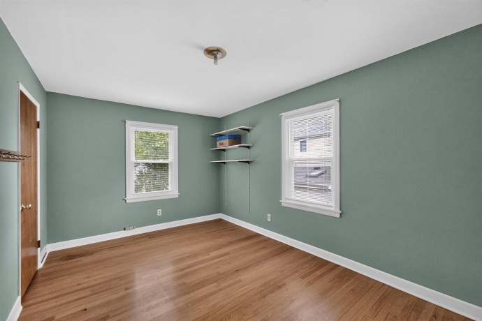 905 Hennepin, DIXON, Illinois 61021, 3 Bedrooms Bedrooms, ,2 BathroomsBathrooms,House,For Sale,Hennepin,202603932