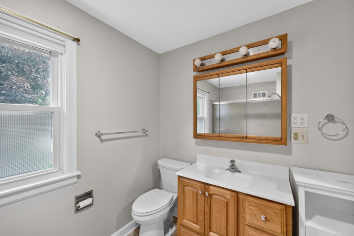 905 Hennepin, DIXON, Illinois 61021, 3 Bedrooms Bedrooms, ,2 BathroomsBathrooms,House,For Sale,Hennepin,202603932