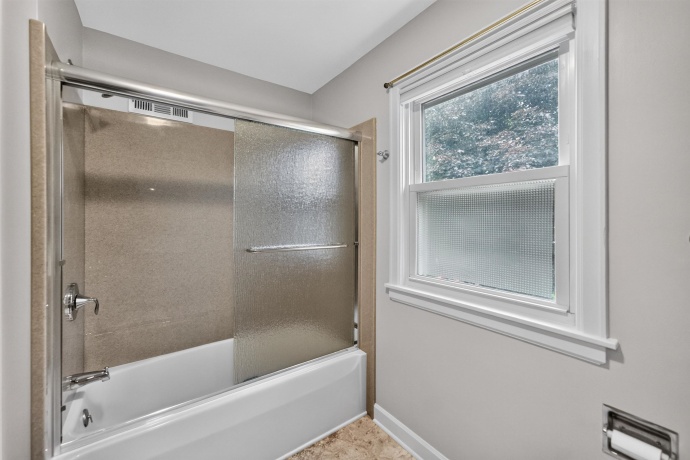 905 Hennepin, DIXON, Illinois 61021, 3 Bedrooms Bedrooms, ,2 BathroomsBathrooms,House,For Sale,Hennepin,202603932