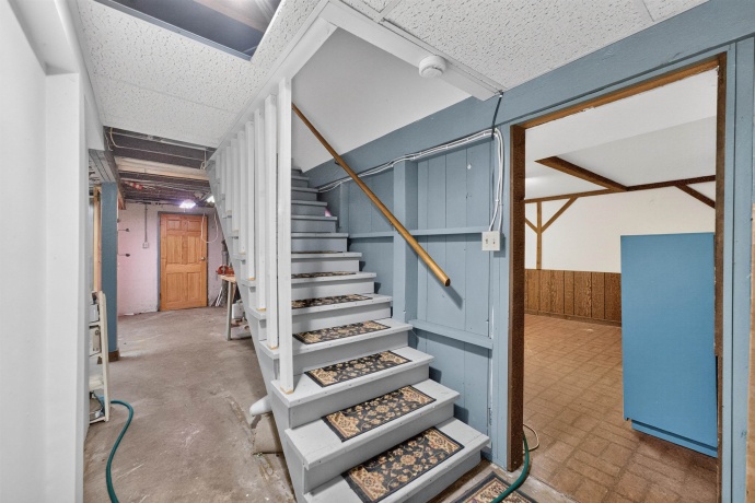 905 Hennepin, DIXON, Illinois 61021, 3 Bedrooms Bedrooms, ,2 BathroomsBathrooms,House,For Sale,Hennepin,202603932