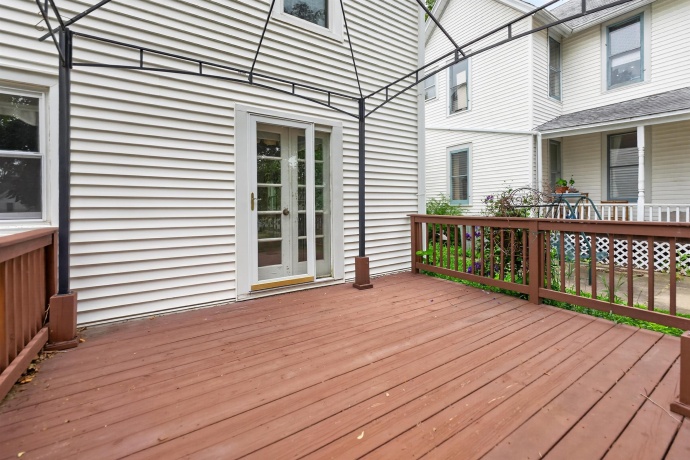 905 Hennepin, DIXON, Illinois 61021, 3 Bedrooms Bedrooms, ,2 BathroomsBathrooms,House,For Sale,Hennepin,202603932