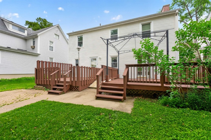 905 Hennepin, DIXON, Illinois 61021, 3 Bedrooms Bedrooms, ,2 BathroomsBathrooms,House,For Sale,Hennepin,202603932