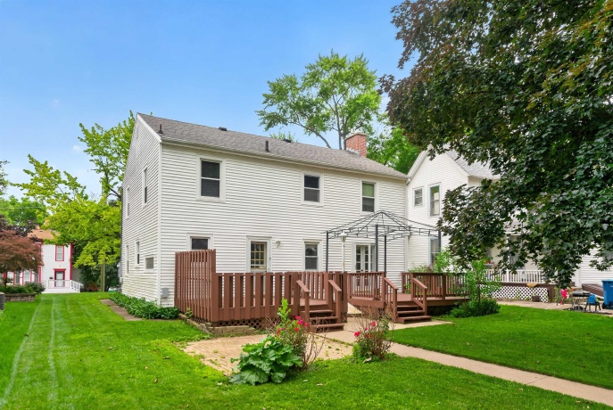 905 Hennepin, DIXON, Illinois 61021, 3 Bedrooms Bedrooms, ,2 BathroomsBathrooms,House,For Sale,Hennepin,202603932