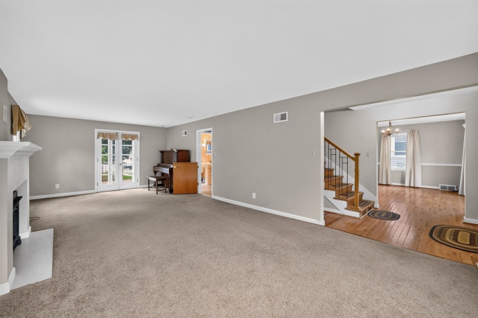905 Hennepin, DIXON, Illinois 61021, 3 Bedrooms Bedrooms, ,2 BathroomsBathrooms,House,For Sale,Hennepin,202603932