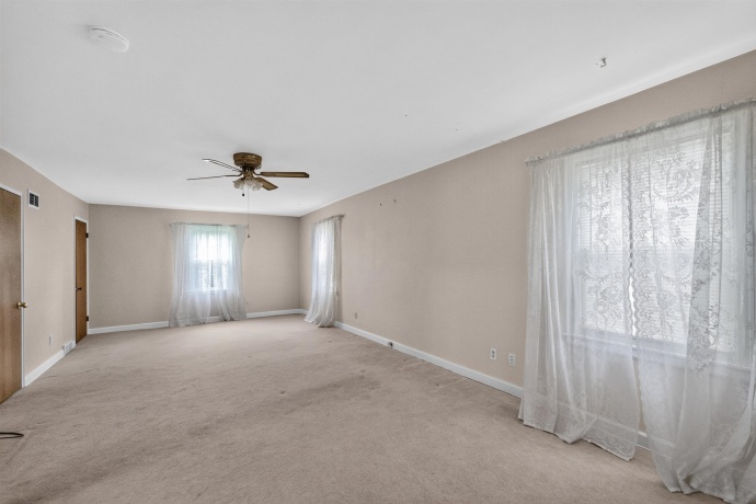 905 Hennepin, DIXON, Illinois 61021, 3 Bedrooms Bedrooms, ,2 BathroomsBathrooms,House,For Sale,Hennepin,202603932